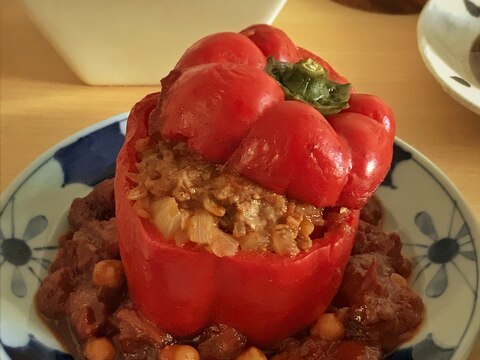 パプリカの肉詰めトマト煮